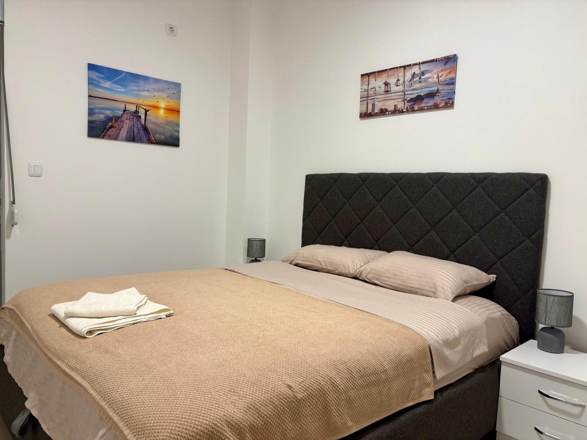 Waterfront Apartments كوتور المظهر الخارجي الصورة