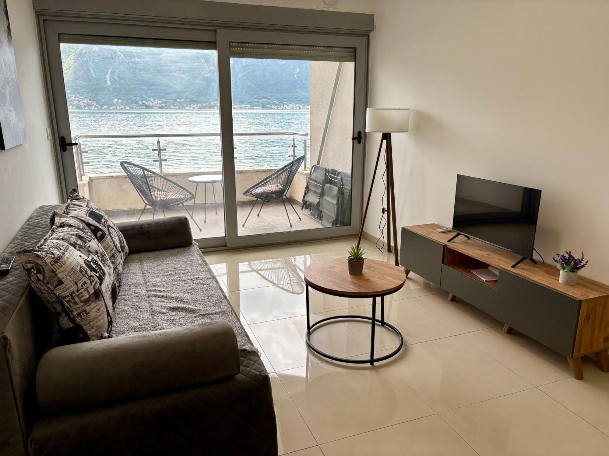 Waterfront Apartments كوتور المظهر الخارجي الصورة
